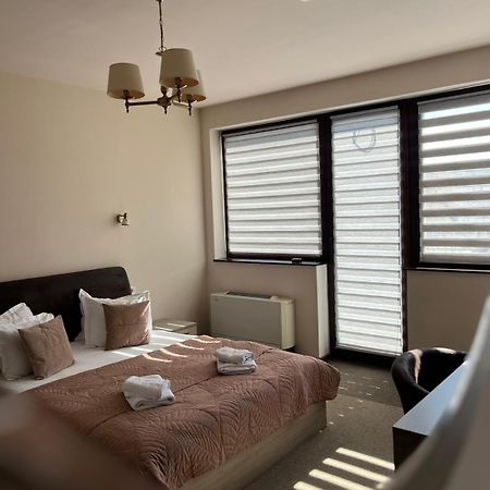 Pensiunea Select Central Târgu-Mureş エクステリア 写真