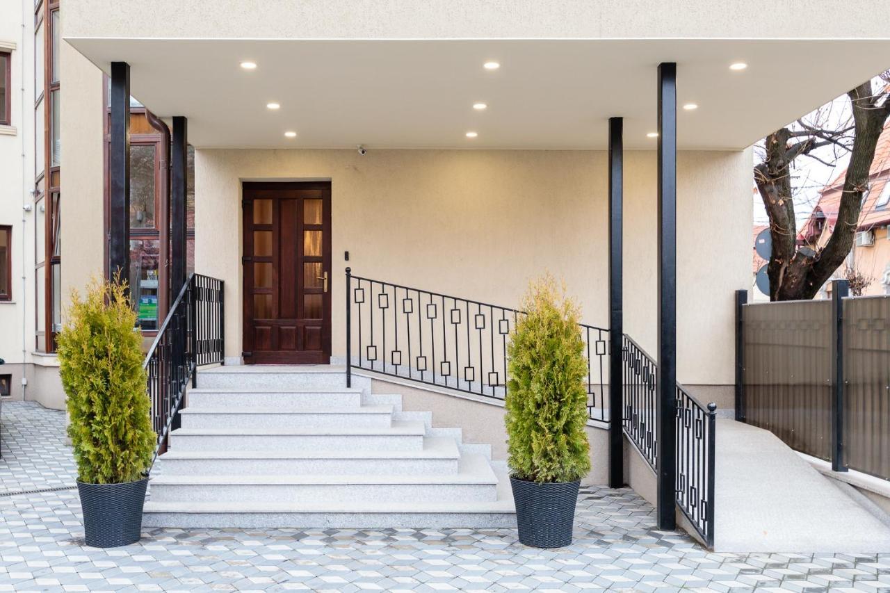 Pensiunea Select Central Târgu-Mureş エクステリア 写真